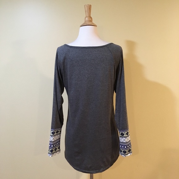 💥 CLEARANCE Contrast Cuff High Low Button Henley - Picture 7 of 8